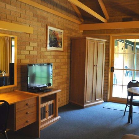 High Country Motor Inn Брайт Екстериор снимка