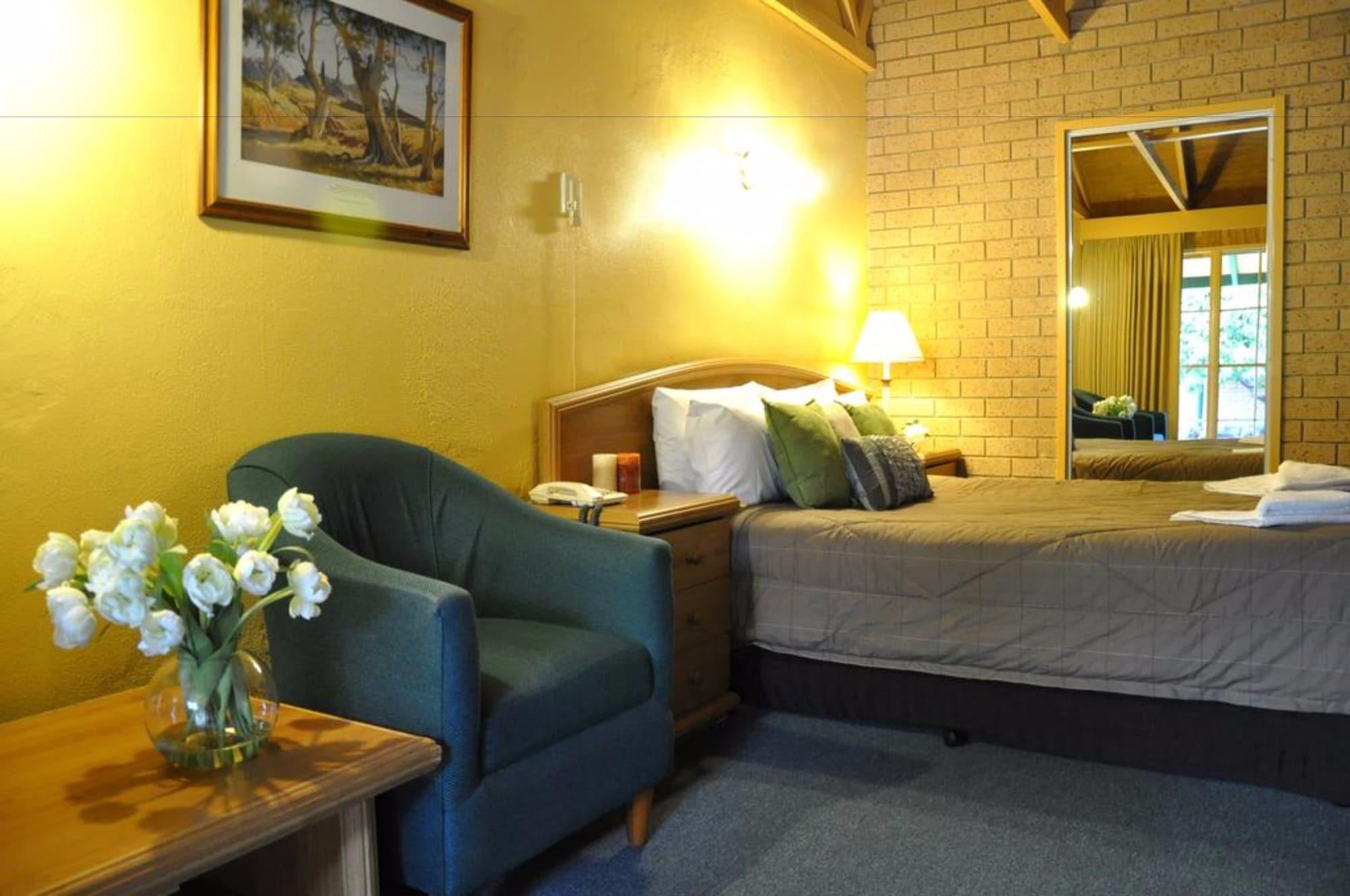 High Country Motor Inn Брайт Екстериор снимка