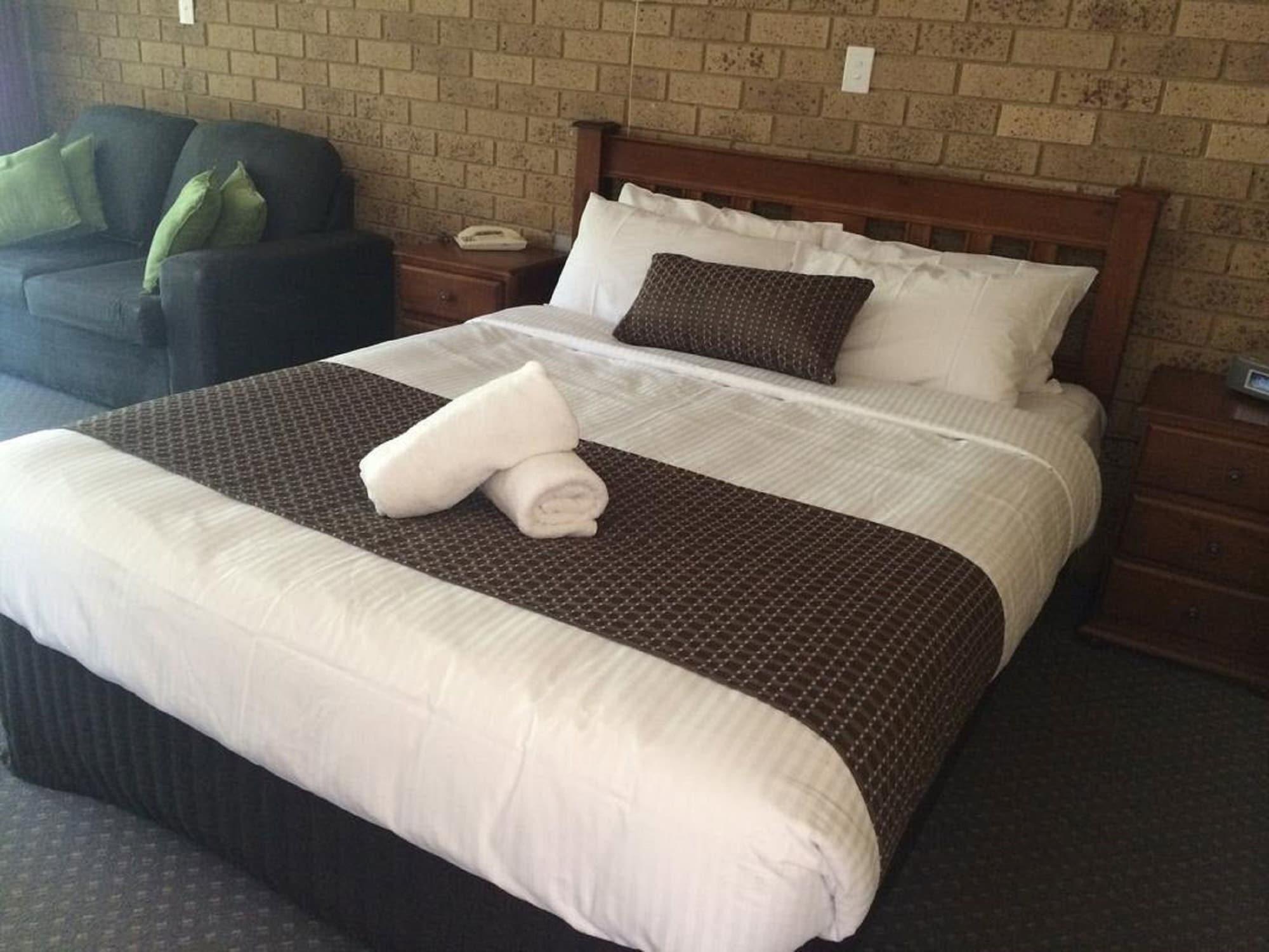High Country Motor Inn Брайт Екстериор снимка