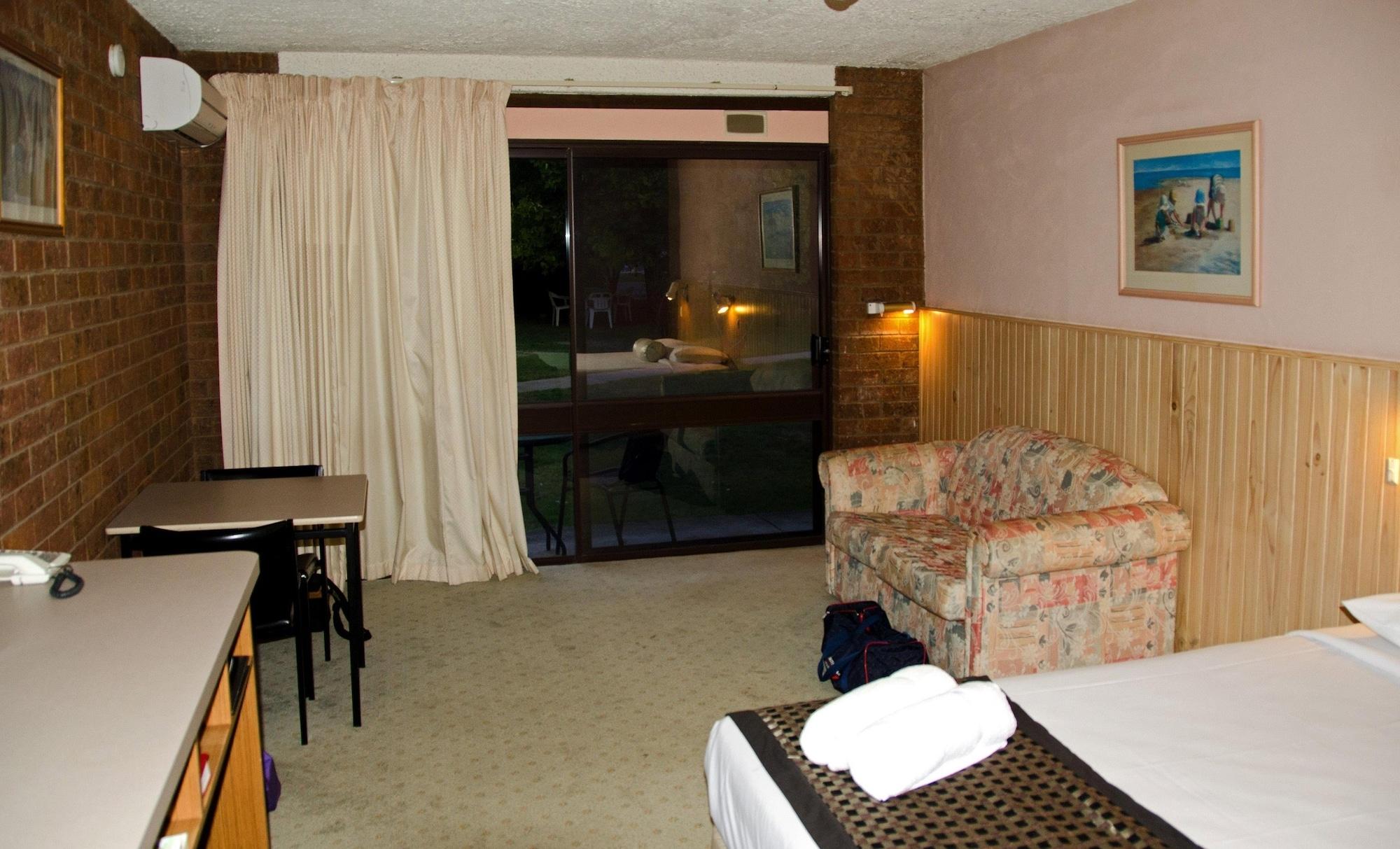 High Country Motor Inn Брайт Екстериор снимка