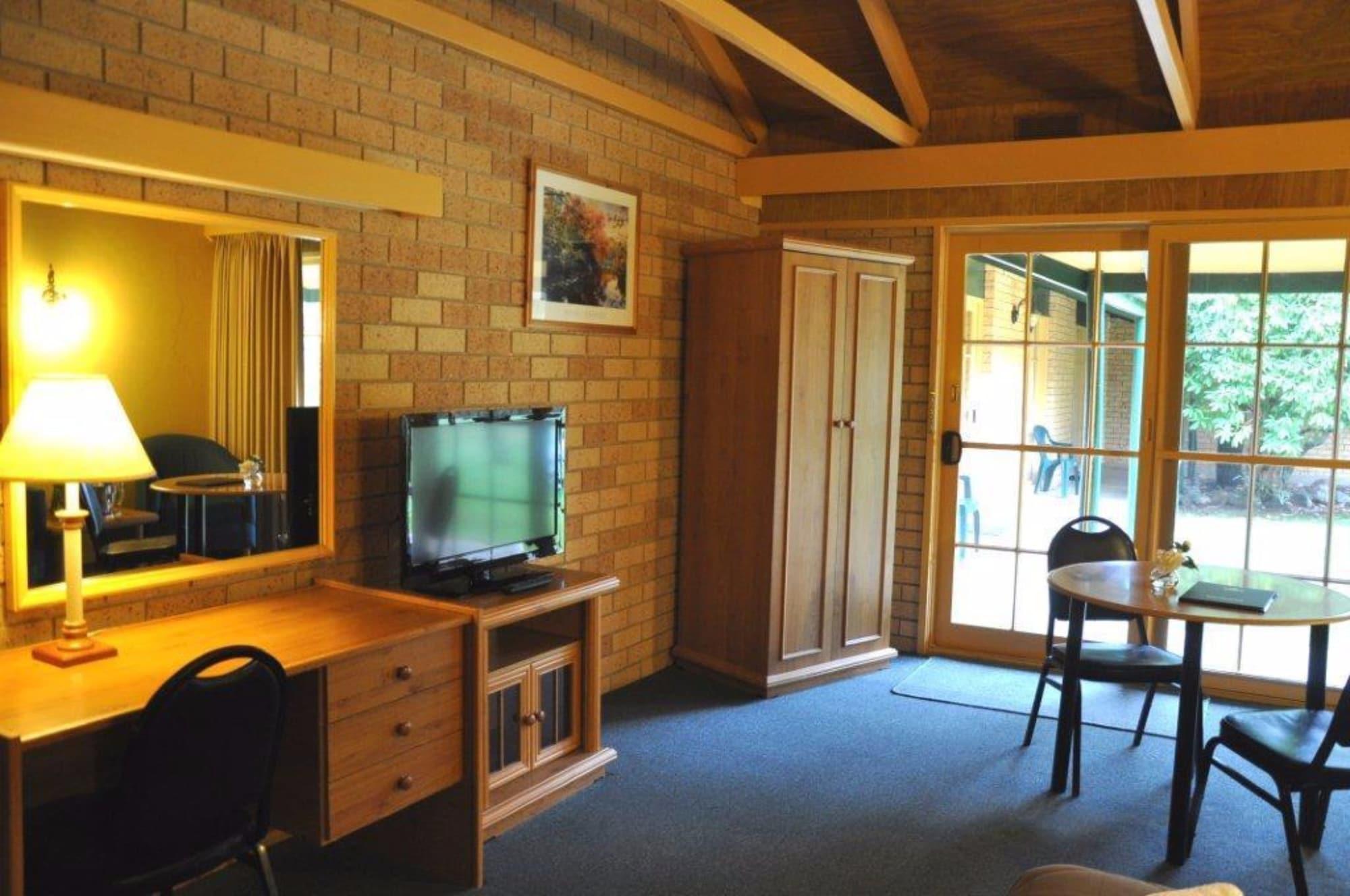 High Country Motor Inn Брайт Екстериор снимка