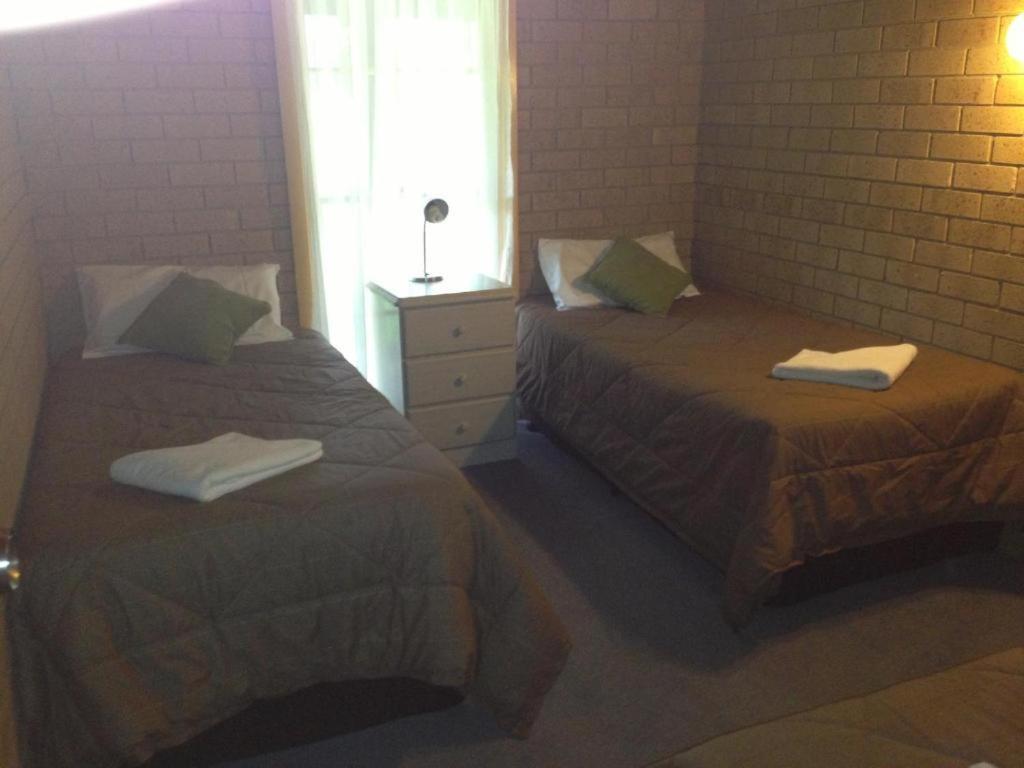 High Country Motor Inn Брайт Екстериор снимка